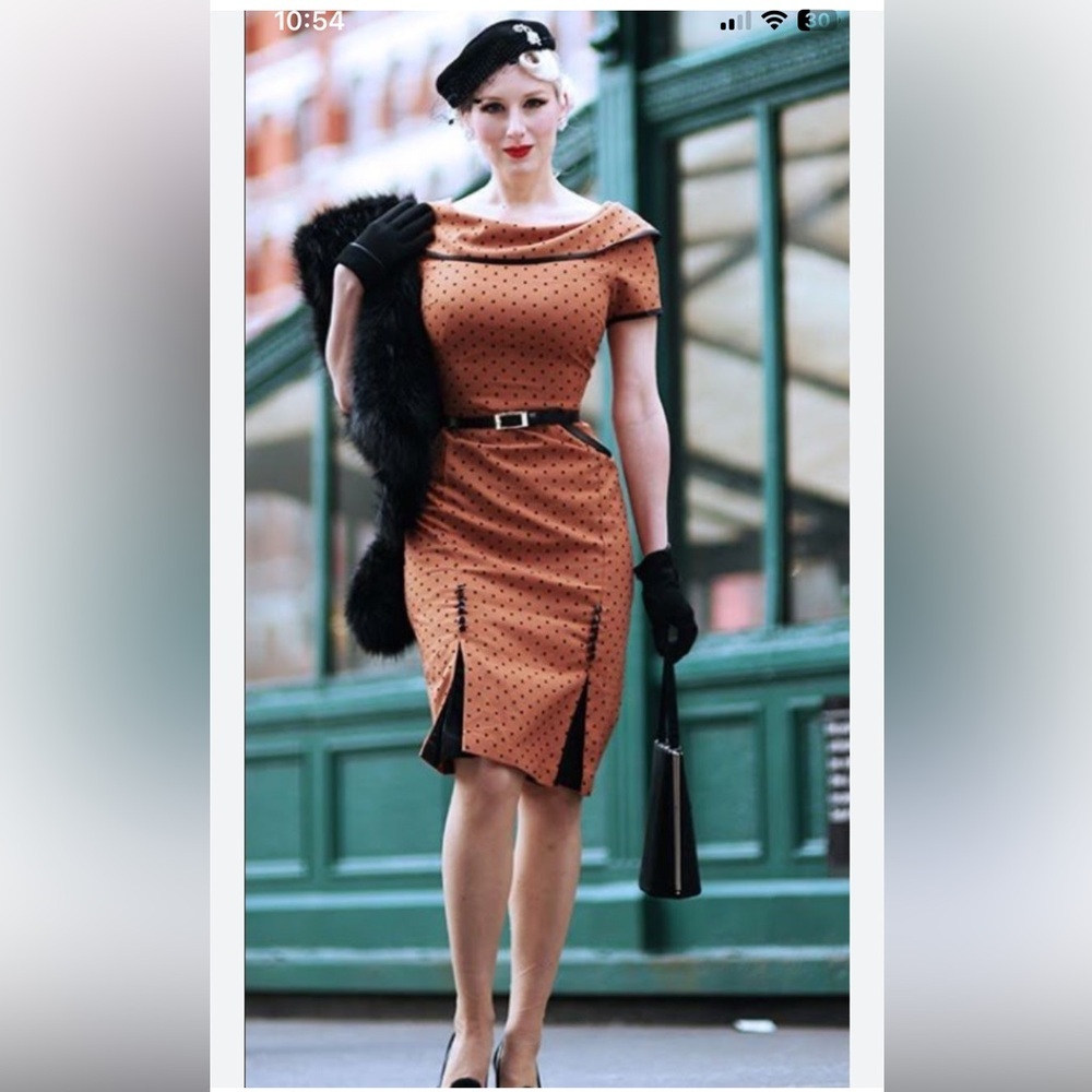 Tatyana 'Ice Coffee' Retro Kick pleat pencil dress, Mustard, Size Medium, EUC